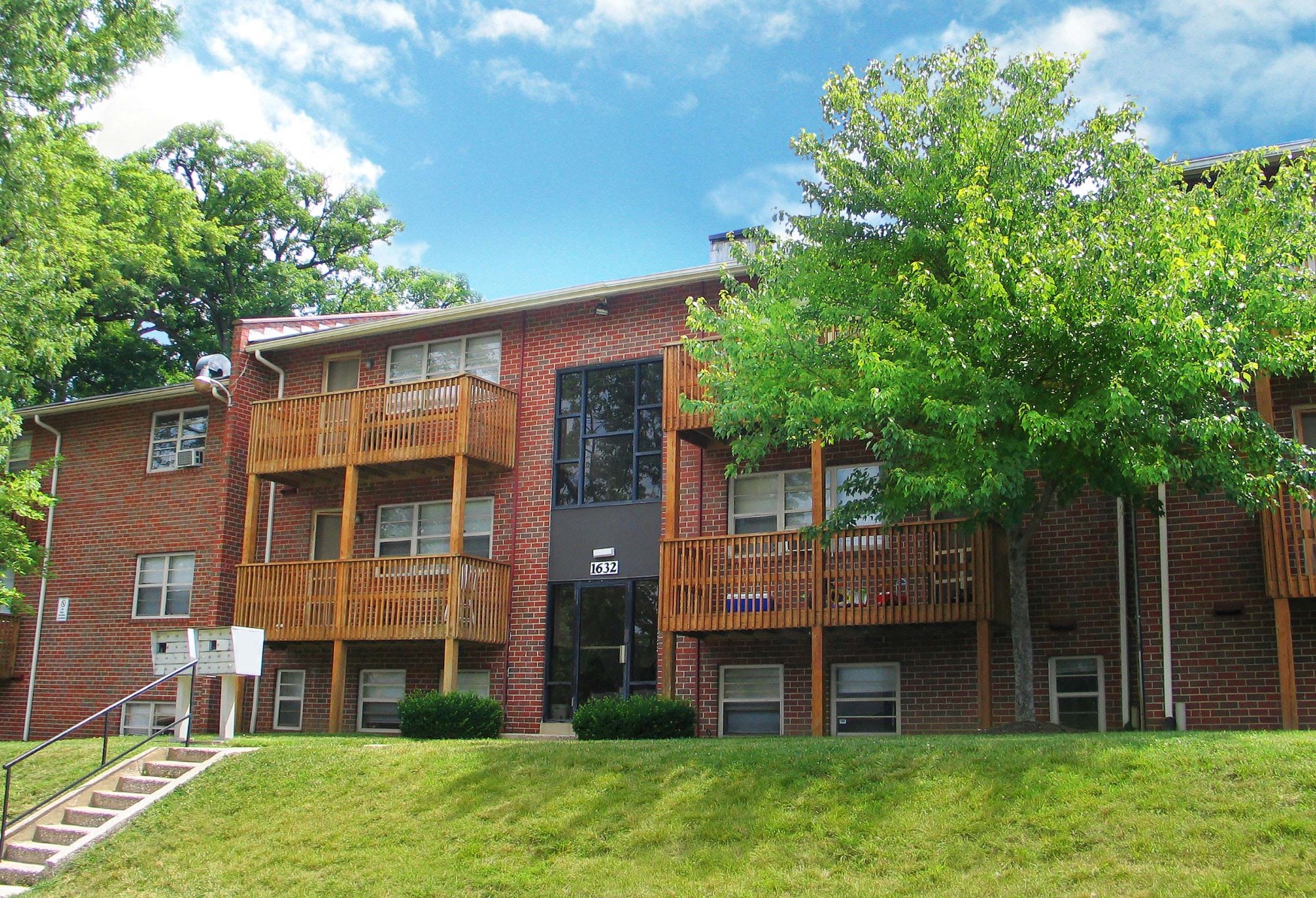 Gwynn-Crest-005-Recovered-2 exterior of gwynn crest apartments