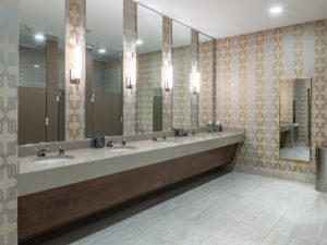 luxury bathroom in hilton hotel in pikesville